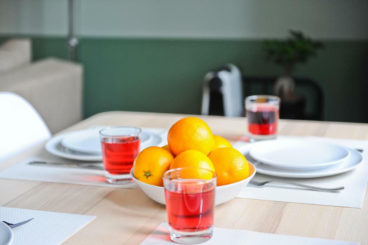 Red, Red Wine In Lisbon By Misha'S Place 3B 外观 照片